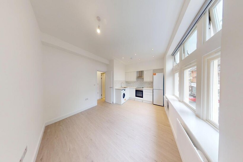 Church Street, Enfield, Greater... 1 bed flat to rent - £1,525 pcm (£352 pw)