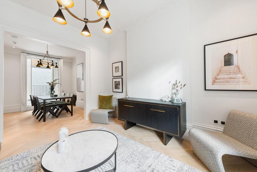 Ebury Street, London, SW1W 2 bed flat to rent - £7,150 pcm (£1,650 pw)