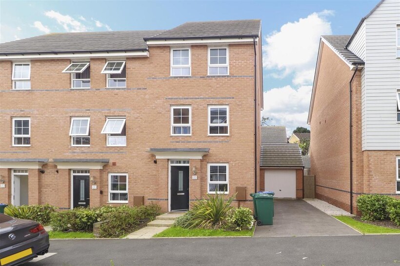 Canal View, Coventry CV1 1 bed in a house share to rent - £560 pcm (£129 pw)