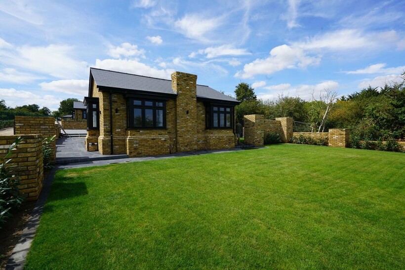 Greenacre, High Road, Fobbing... Guest house to rent - £21,996 pcm (£5,076 pw)