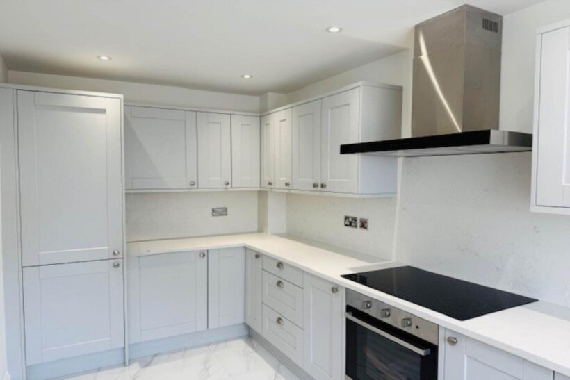 Ogilvie Road, High Wycombe HP12 4 bed townhouse to rent - £2,125 pcm (£490 pw)