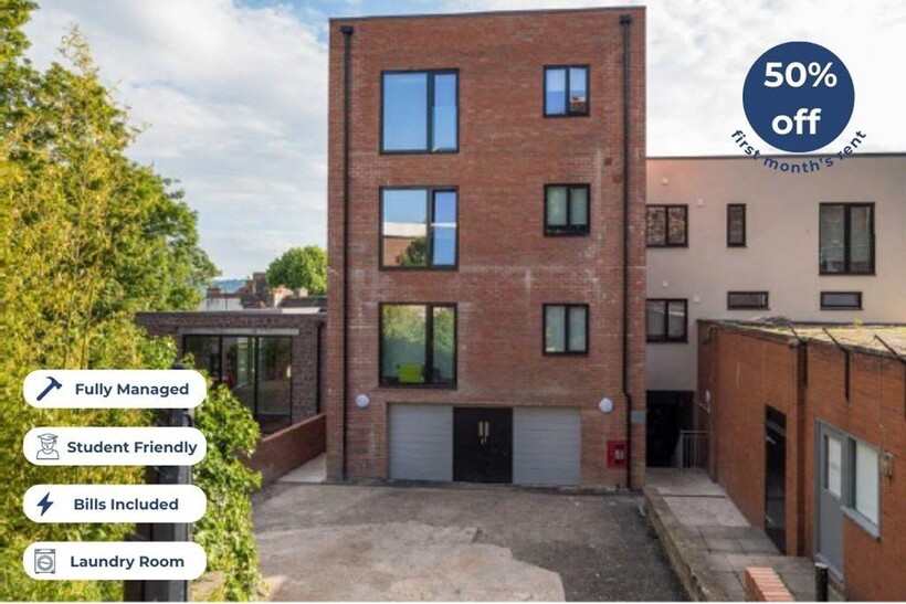 Stylish and modern front view of the property f...