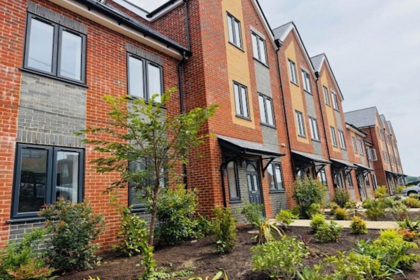 Ogilvie Road, High Wycombe HP12 4 bed townhouse to rent - £2,125 pcm (£490 pw)