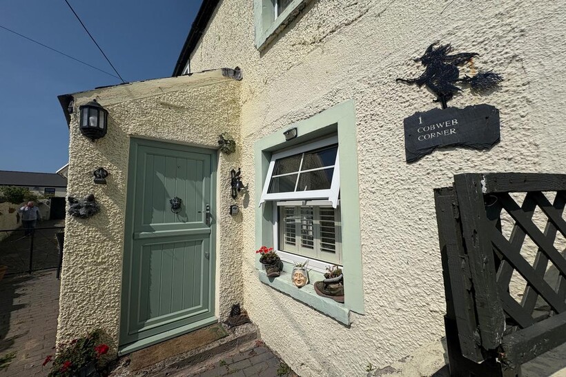 1 Cobwebs Corner, Brickyard, Porthcawl 3 bed semi-detached house to rent - £1,800 pcm (£415 pw)