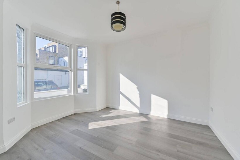 Valnay Street, Tooting, London, SW17 4 bed house to rent - £7,150 pcm (£1,650 pw)