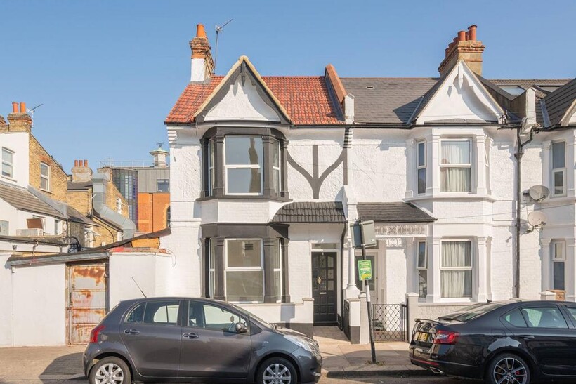 Valnay Street, Tooting, London, SW17 4 bed house to rent - £7,150 pcm (£1,650 pw)