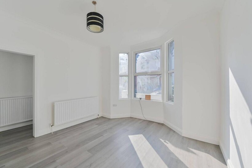 Valnay Street, Tooting, London, SW17 4 bed house to rent - £7,150 pcm (£1,650 pw)
