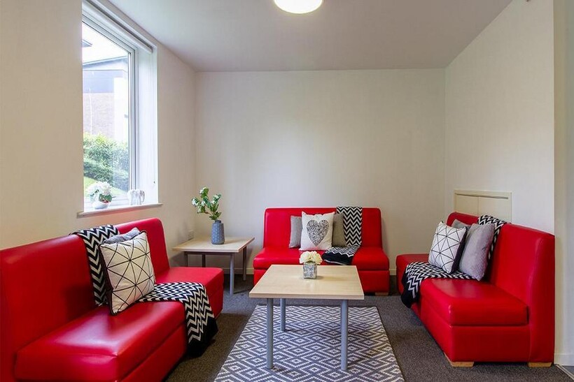 De Walden Way, Bradford BD7 1 bed in a flat share to rent - £325 pcm (£75 pw)