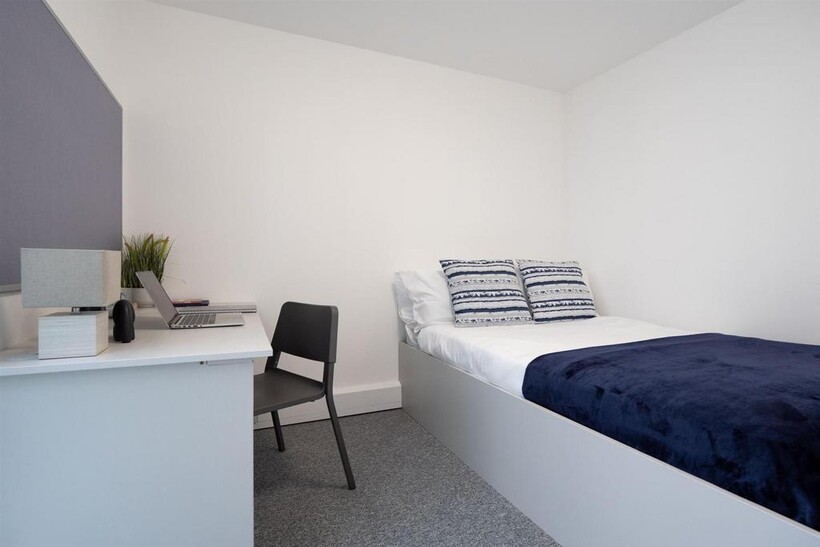 York Street, Sheffield S1 1 bed in a flat share to rent - £429 pcm (£99 pw)