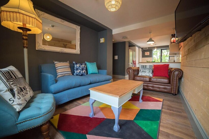 Shire Oak Road, Leeds LS6 1 bed in a flat share to rent - £533 pcm (£123 pw)