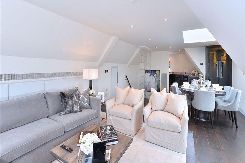 Duke Street, London W1K 2 bed flat to rent - £13,867 pcm (£3,200 pw)