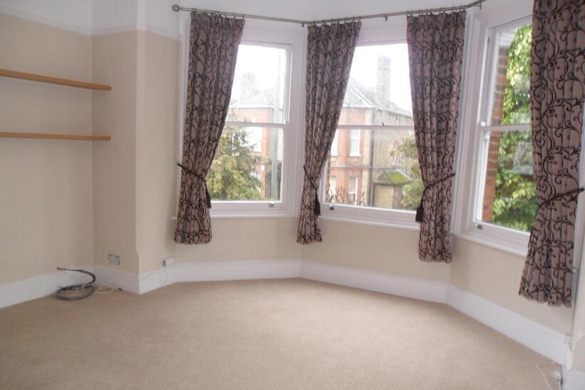 Cambridge Road, Bromley BR1 2 bed flat to rent - £1,575 pcm (£363 pw)