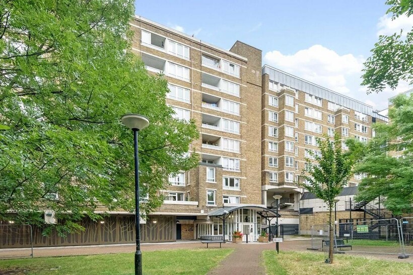 St. Luke's Estate, London EC1V 4 bed flat to rent - £3,995 pcm (£922 pw)