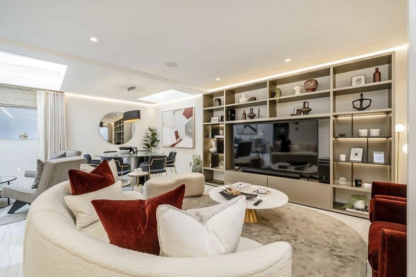 South Molton Street, London W1K 3 bed flat to rent - £14,998 pcm (£3,461 pw)