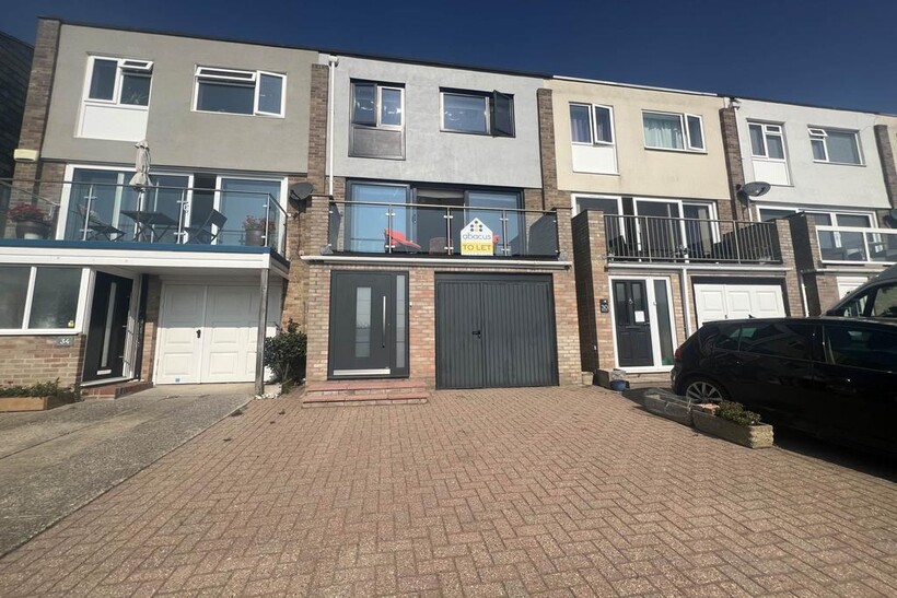 Kingsway, Selsey 4 bed semi-detached house to rent - £1,695 pcm (£391 pw)