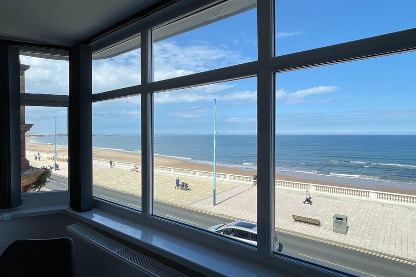 Seaviews Apartment, Promenade... 2 bed apartment to rent - £4,106 pcm (£948 pw)