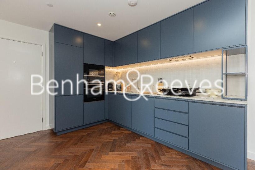 Claremont Road NW2 3 bed apartment to rent - £3,800 pcm (£877 pw)