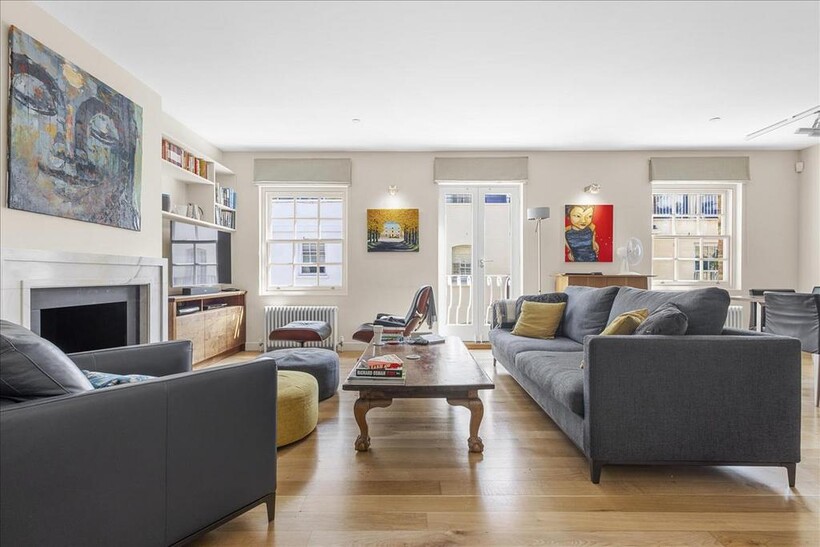 Ennismore Mews, London, SW7 4 bed mews to rent - £11,483 pcm (£2,650 pw)