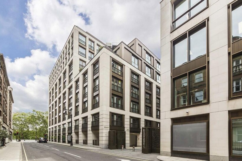 Ashburton Place, London W1J 2 bed flat to rent - £25,133 pcm (£5,800 pw)