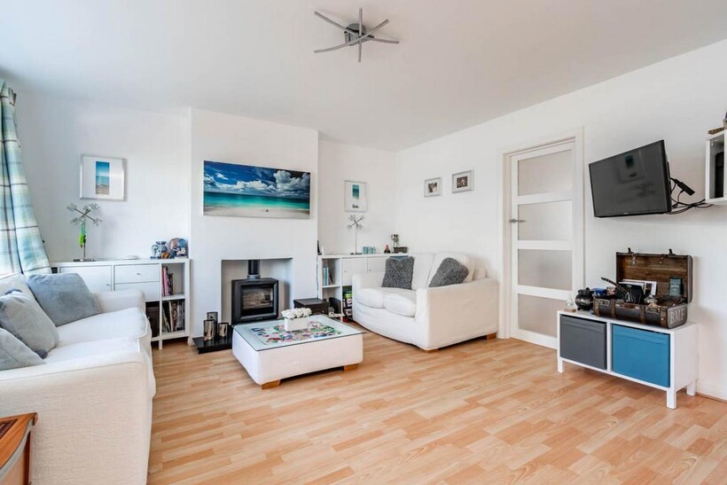 63881 42-Thomson Cres