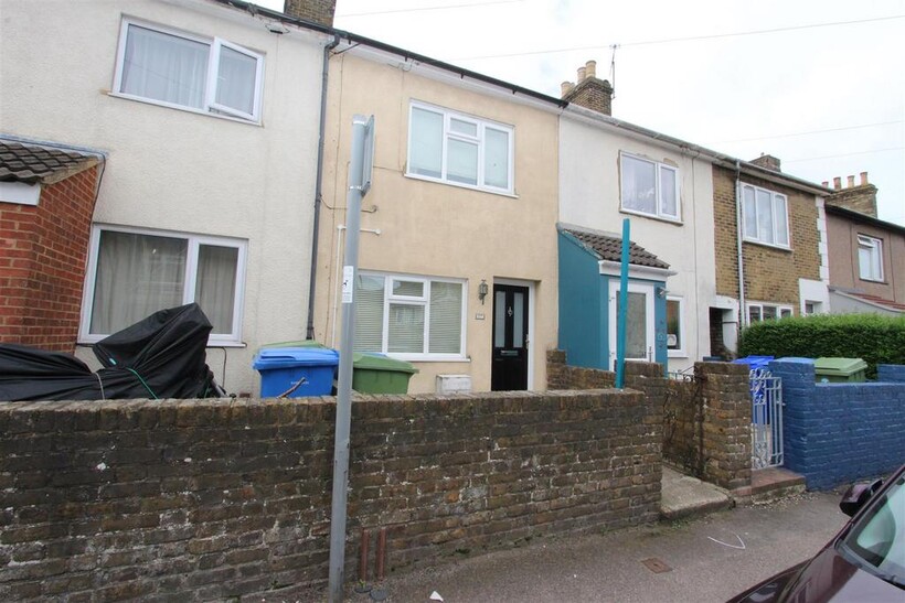 Thomas Road, Sittingbourne 3 bed terraced house to rent - £1,300 pcm (£300 pw)