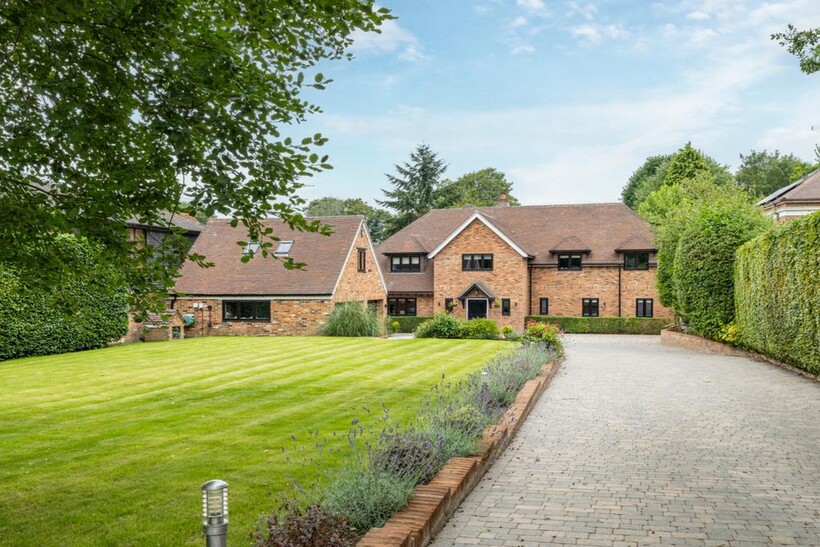 Marshals Drive, St. Albans, AL1 6 bed detached house to rent - £34,667 pcm (£8,000 pw)