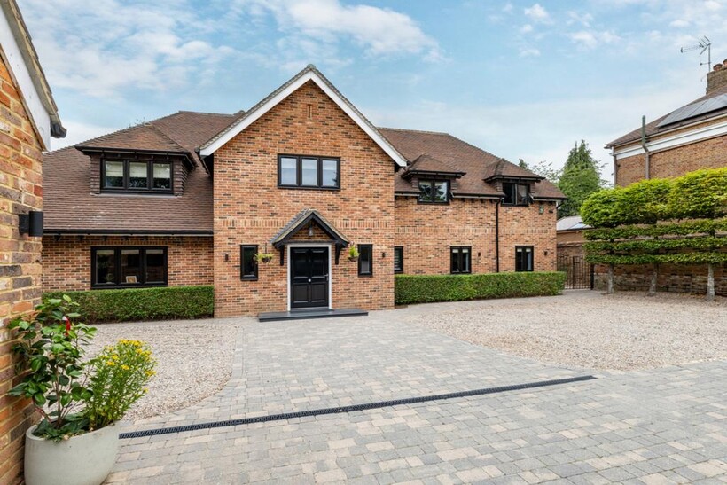 Marshals Drive, St. Albans, AL1 6 bed detached house to rent - £34,667 pcm (£8,000 pw)