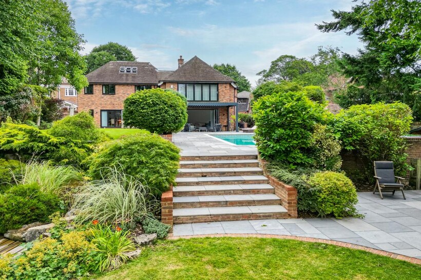 Marshals Drive, St. Albans, AL1 6 bed detached house to rent - £34,667 pcm (£8,000 pw)