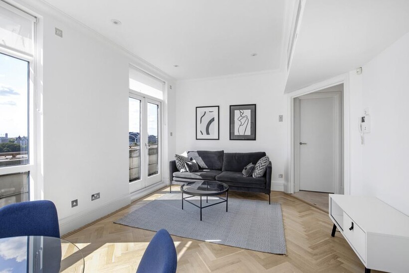 Whitehouse Apartments, London SE1 2 bed apartment to rent - £4,351 pcm (£1,004 pw)