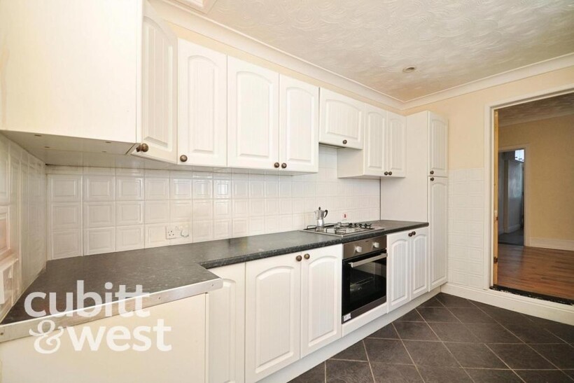 AVAILABLE WITH NO DEPOSIT Hampshire... 2 bed terraced house to rent - £1,275 pcm (£294 pw)