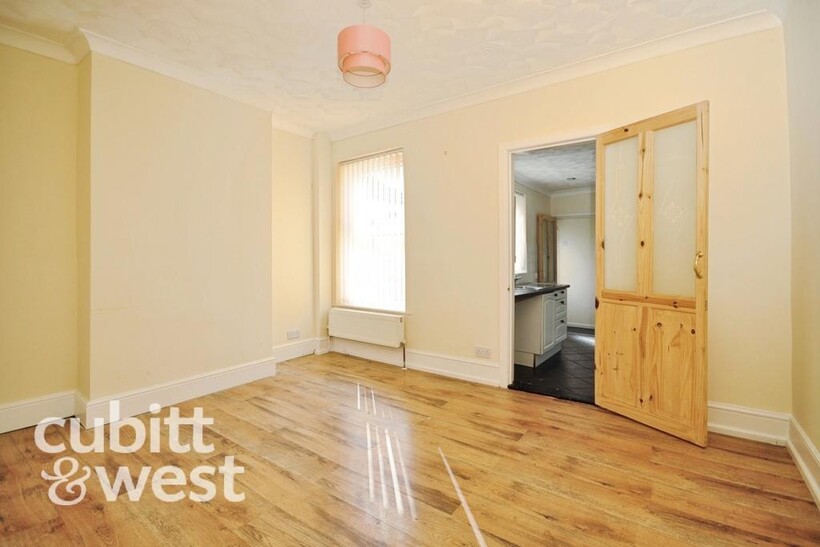 AVAILABLE WITH NO DEPOSIT Hampshire... 2 bed terraced house to rent - £1,275 pcm (£294 pw)