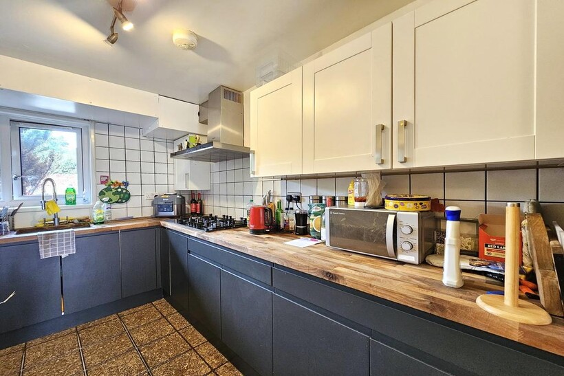 Old Farm Road, London, N2 3 bed duplex to rent - £2,475 pcm (£571 pw)
