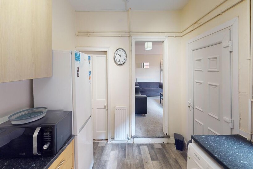 57-Leslie-Road-Kitchen