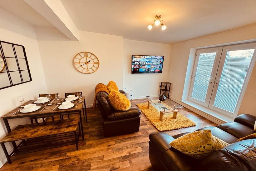 Park Avenue, Whitley Bay, NE26 1AU. *... 2 bed apartment to rent - £3,802 pcm (£877 pw)