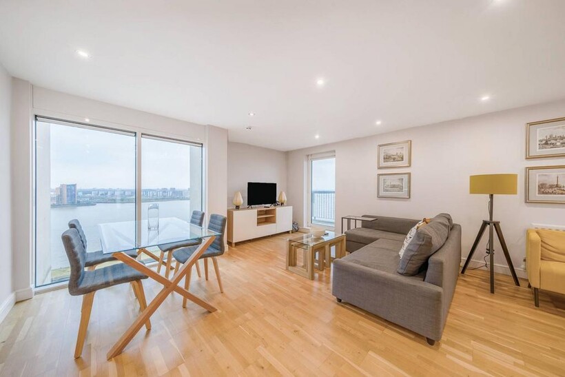 Erebus Drive, Woolwich, London, SE28 2 bed flat to rent - £2,325 pcm (£537 pw)
