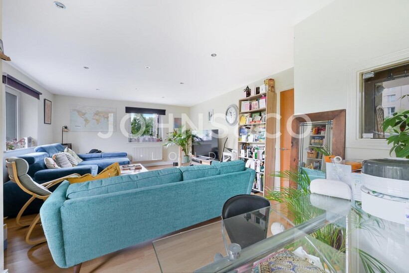 Wards Wharf Approach, London, E16 3 bed apartment to rent - £2,496 pcm (£576 pw)