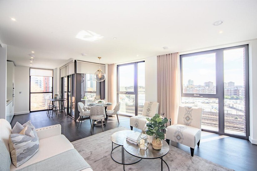 Charles Clowes Walk, Nine Elms, SW11 2 bed flat to rent - £4,871 pcm (£1,124 pw)