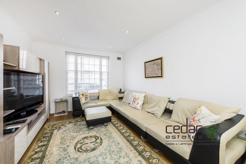 Fairfax Place, South Hampstead NW6 3 bed terraced house to rent - £3,662 pcm (£845 pw)