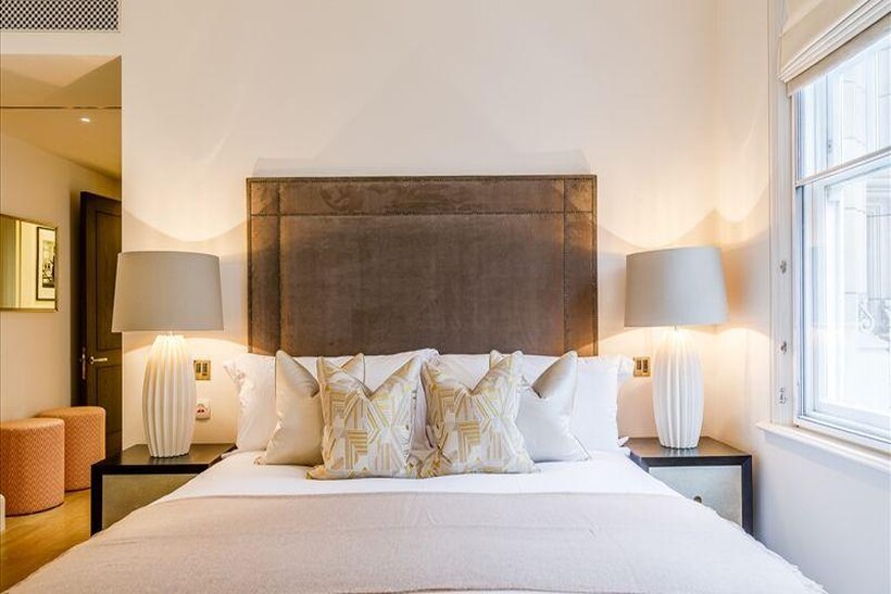Duke Street, London W1K 3 bed apartment to rent - £25,567 pcm (£5,900 pw)