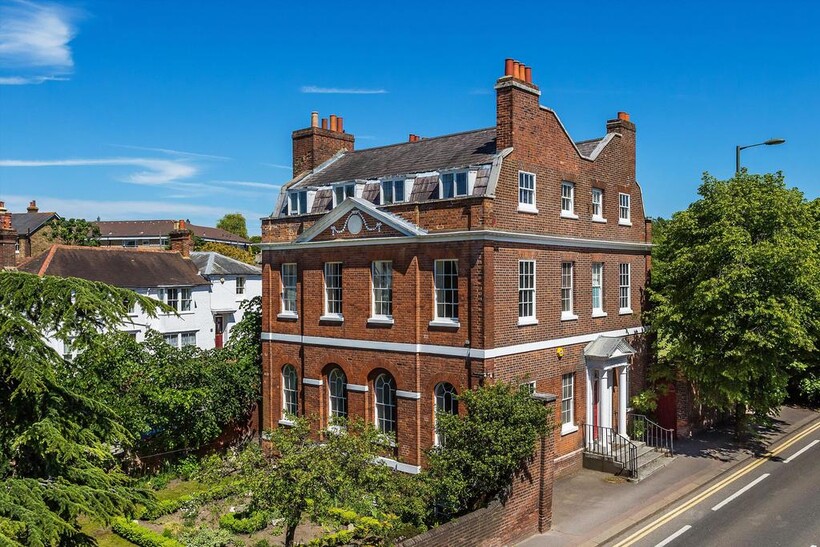 West Street, Reigate, Surrey, RH2 7 bed detached house to rent - £4,600 pcm (£1,062 pw)
