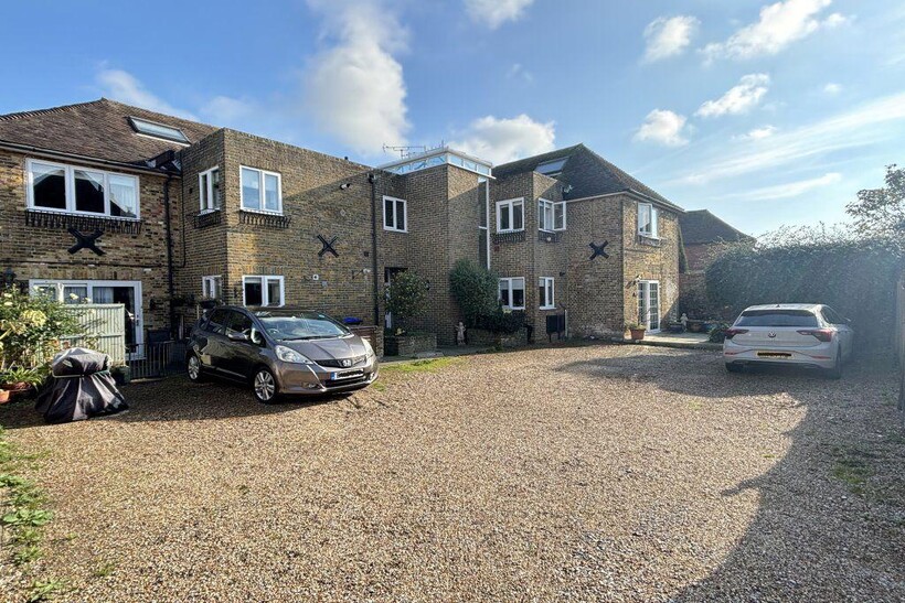 Two bedroom apartment in Sandwich 2 bed flat to rent - £1,175 pcm (£271 pw)