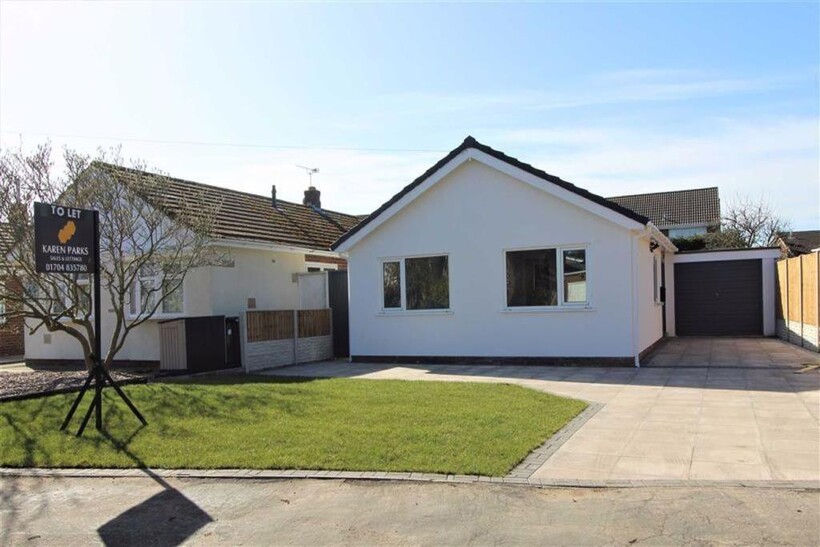 Deansgate Lane North, Liverpool L37 3 bed detached bungalow to rent - £43,333 pcm (£10,000 pw)