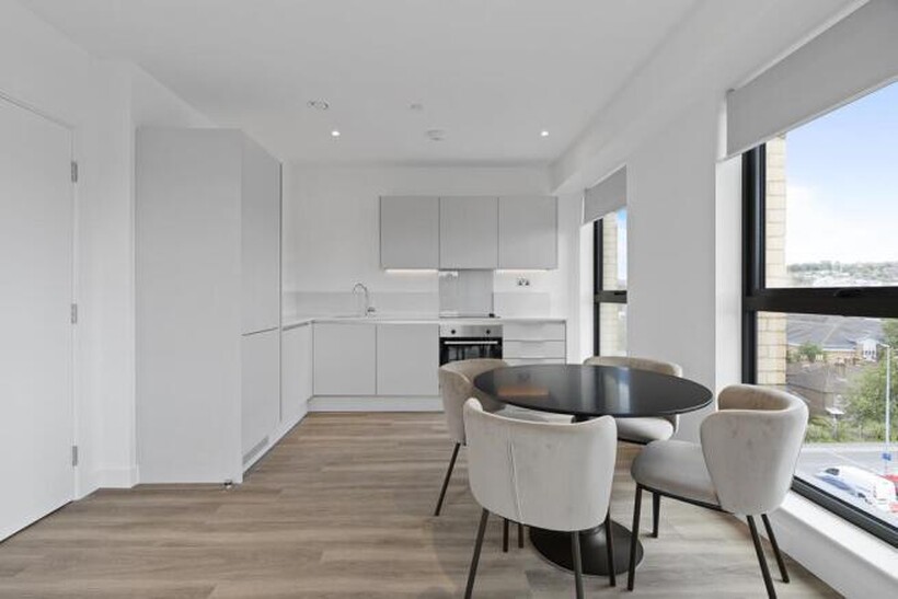 Station View, Guildford GU1 2 bed apartment to rent - £2,330 pcm (£538 pw)
