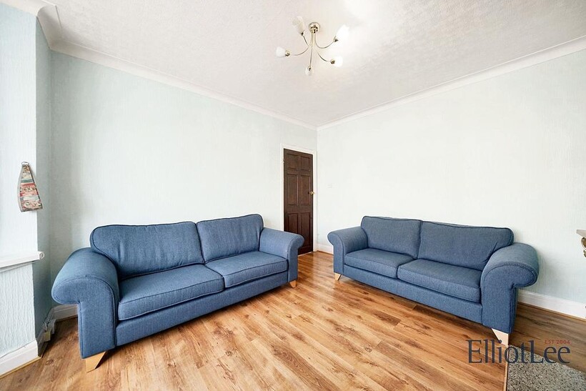 Medway Gardens, Wembley HA0 3 bed semi-detached house to rent - £2,450 pcm (£565 pw)