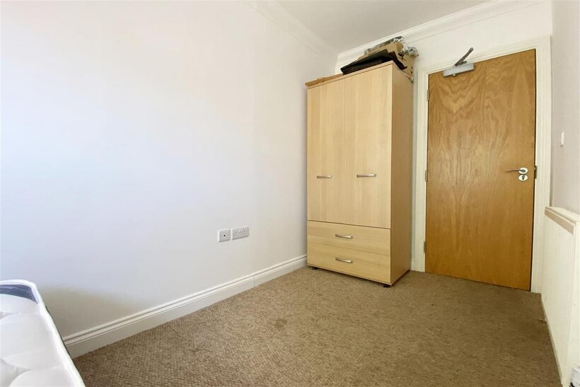 Room 6 (2).JPG