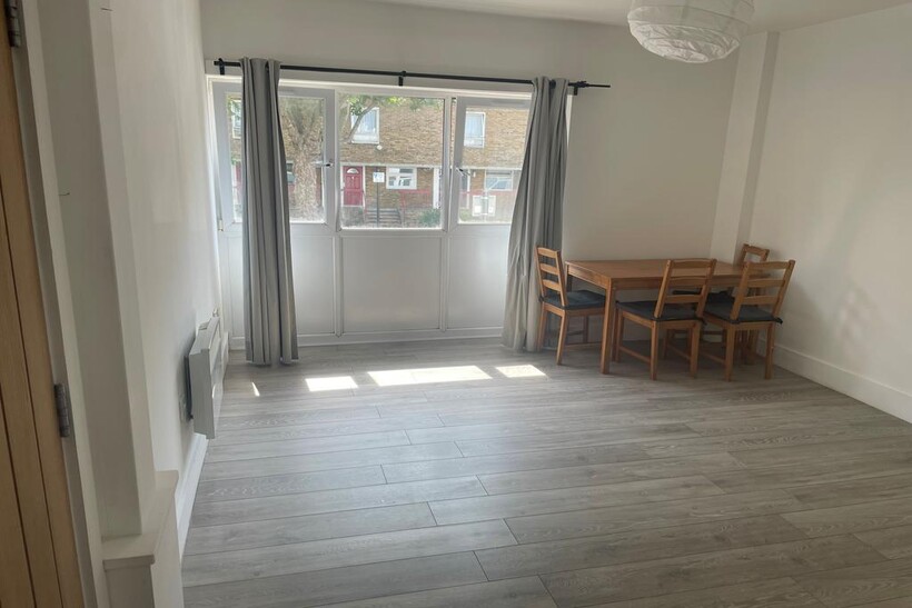 Rollins Street, South Bermondsey... 1 bed flat to rent - £1,421 pcm (£328 pw)