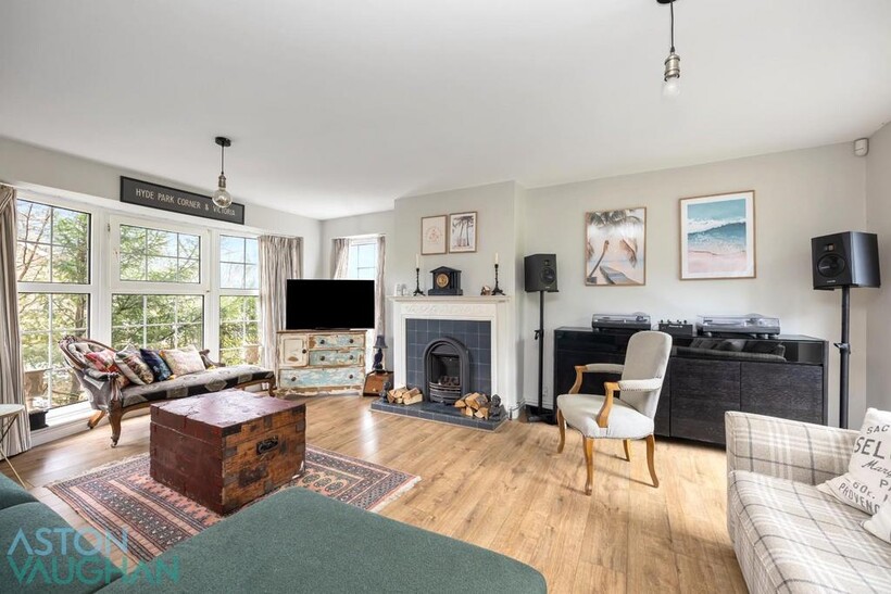 Withdean Rise, Brighton BN1 4 bed detached house to rent - £3,400 pcm (£785 pw)