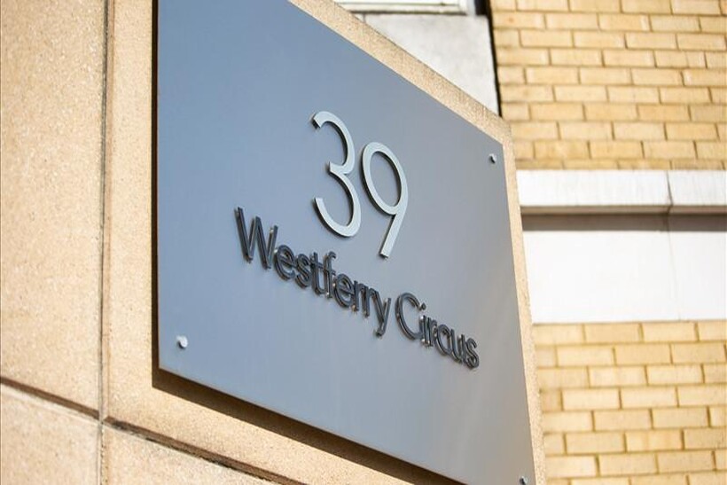 39 Westferry Circus, London, E14 2 bed apartment to rent - £3,939 pcm (£909 pw)