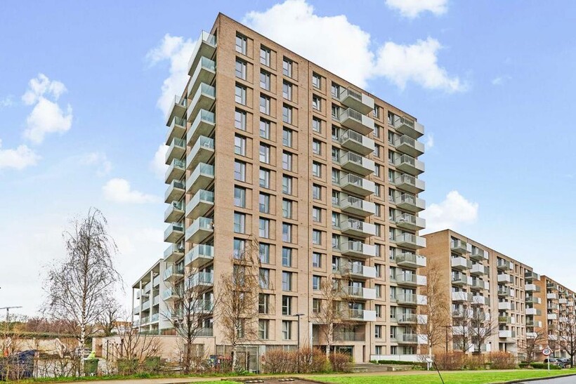Booth Road, London E16 2 bed flat to rent - £2,448 pcm (£565 pw)