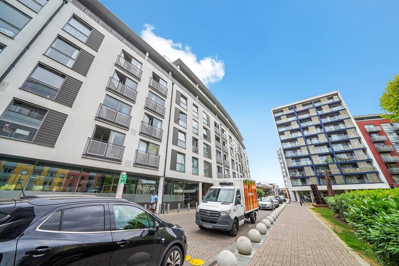 Deals Gateway, London SE13 1 bed flat to rent - £1,600 pcm (£369 pw)